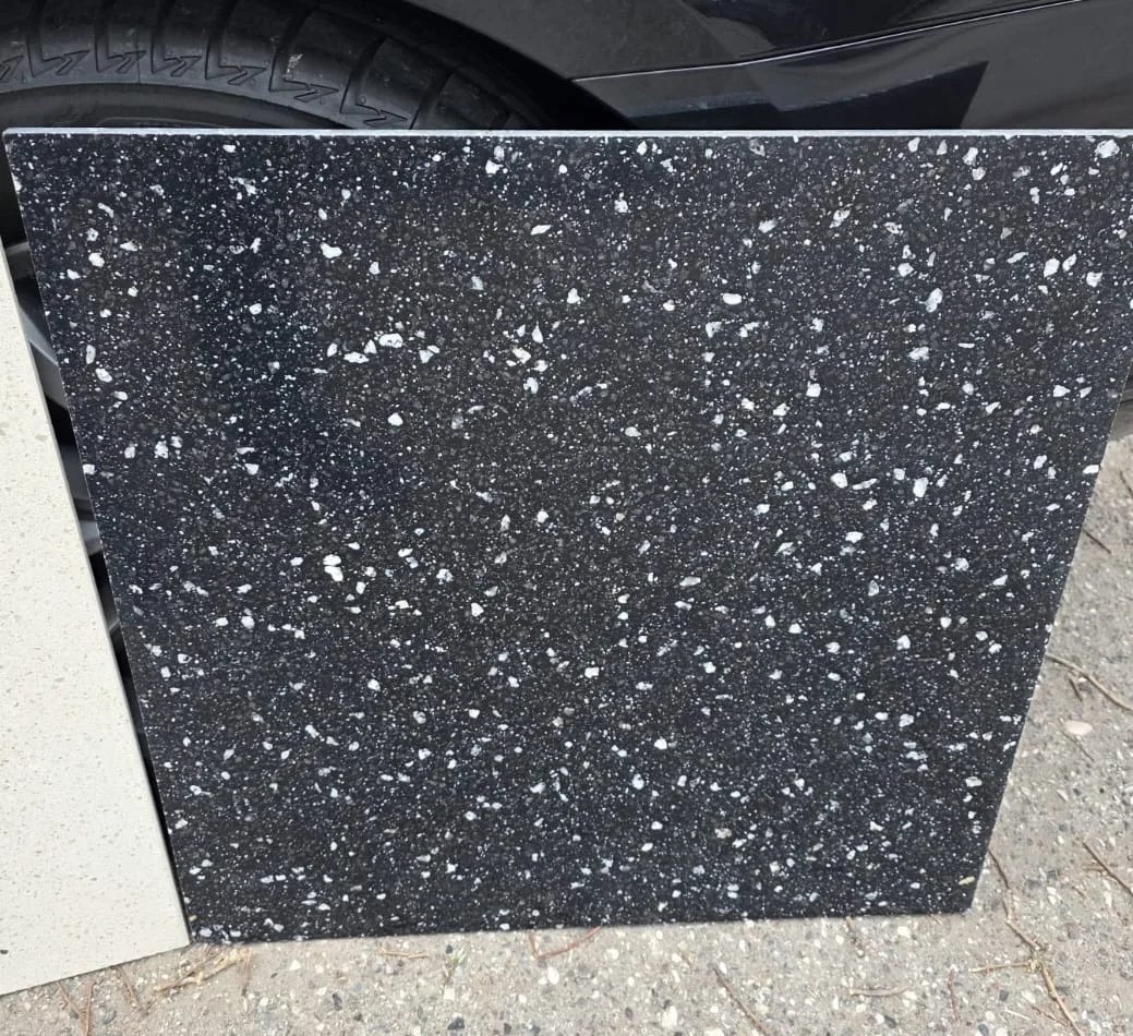 Wholesale lot of Quarella Gris Viareggio quartz slabs, First Choice, 10,000 m²